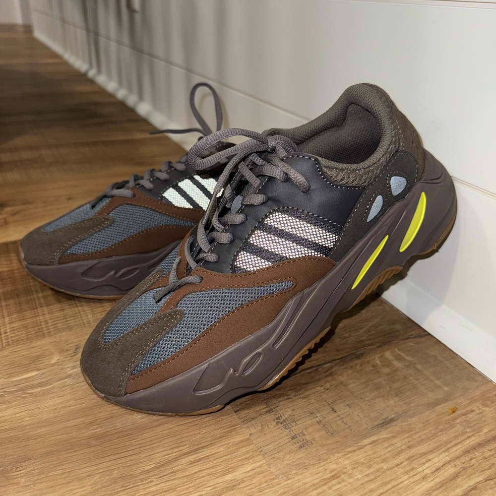 Adidas Yeezy Boost 700 Mauve